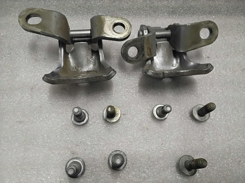 2016-2023 Toyota Tacoma Rear Right Rear Door Hinges Upper and Lower 68760-04010
