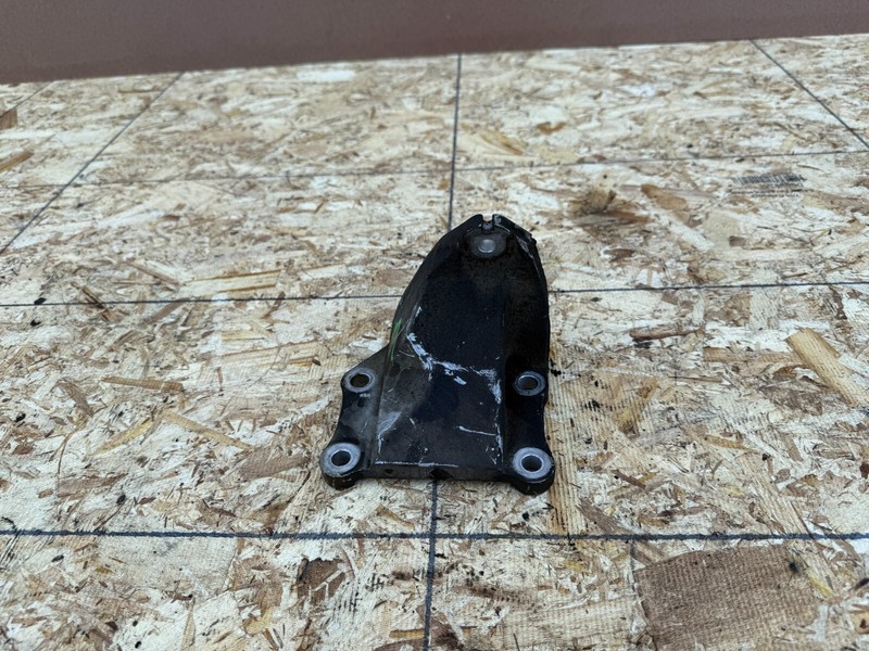 INFINITI FX35 FX37 QX70 2009-2017 OEM LEFT DRIVER ENGINE MOUNT BRACKET RWD