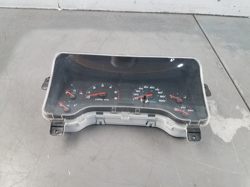 2004 Jeep Wrangler TJ Rubicon 4x4 Gauge Cluster #7299 G4