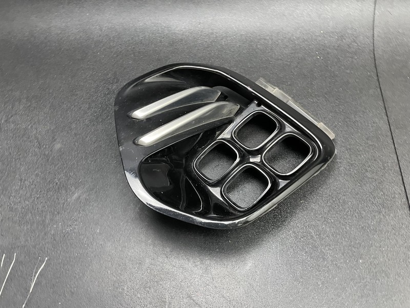 Front Right Fog Lamp Trim Cover 2018 Kia Sportage 86528-D9200 2017 2019
