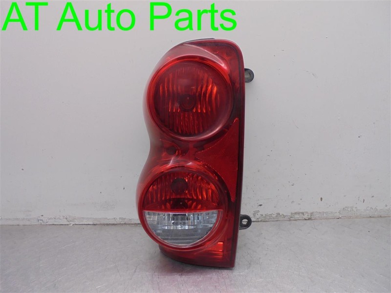 04-09 DODGE DURANGO LEFT LIGHT LAMP TAILLIGHT TAILLAMP REAR BRAKE OEM 55077427A