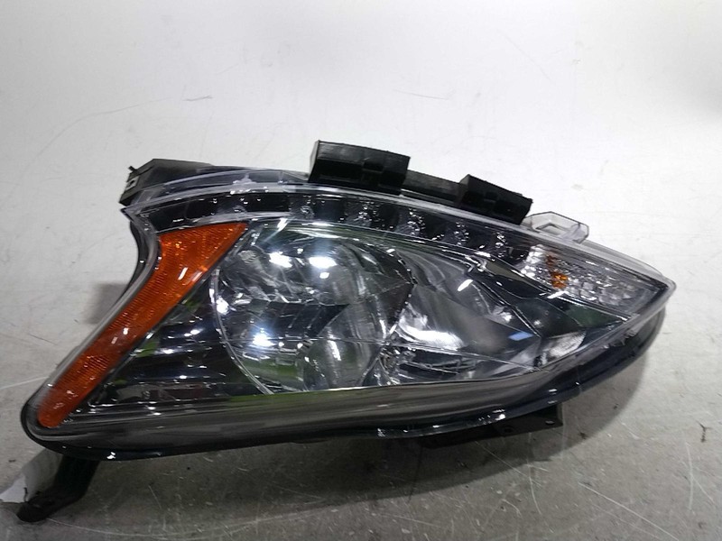 Used Left Headlight Assembly fits: 2015 Nissan Sentra halogen with LED accents L