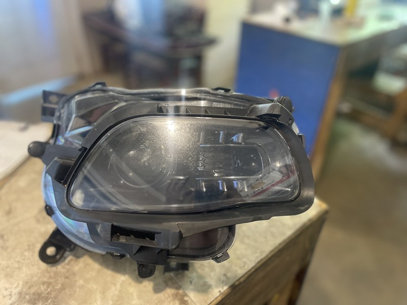 2014-2018 Jeep Cherokee Passenger Right Headlight 68102846 OE