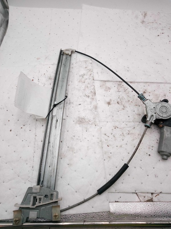 2001-2006 Mazda Tribute Left Window Regulator Green OEM 448546 75K Miles