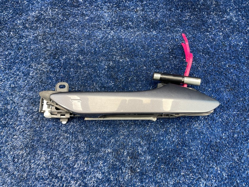 2018-2021 LEXUS NX300 REAR LEFT SIDE DOOR OUTSIDE HANDLE OEM Silver