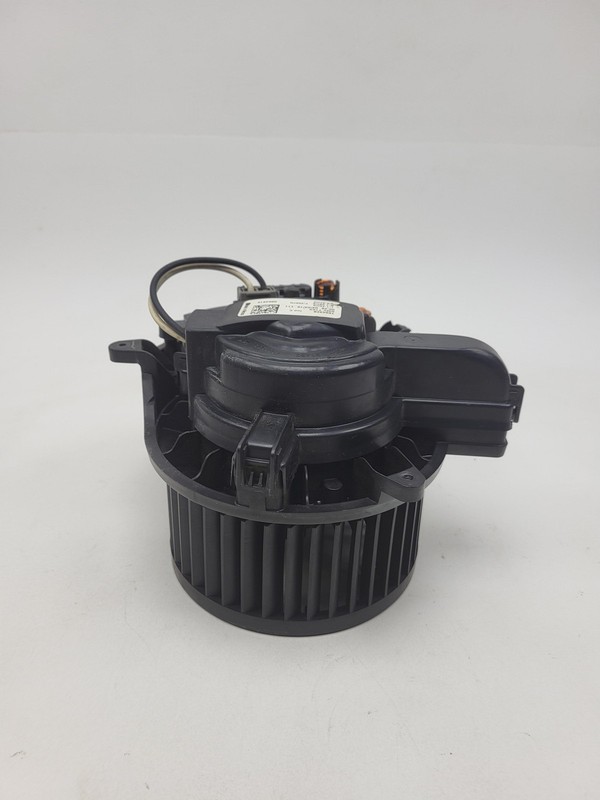 2019-2024 Chevrolet Silverado 1500 Crew Heater HVAC Blower Motor OEM 84523255