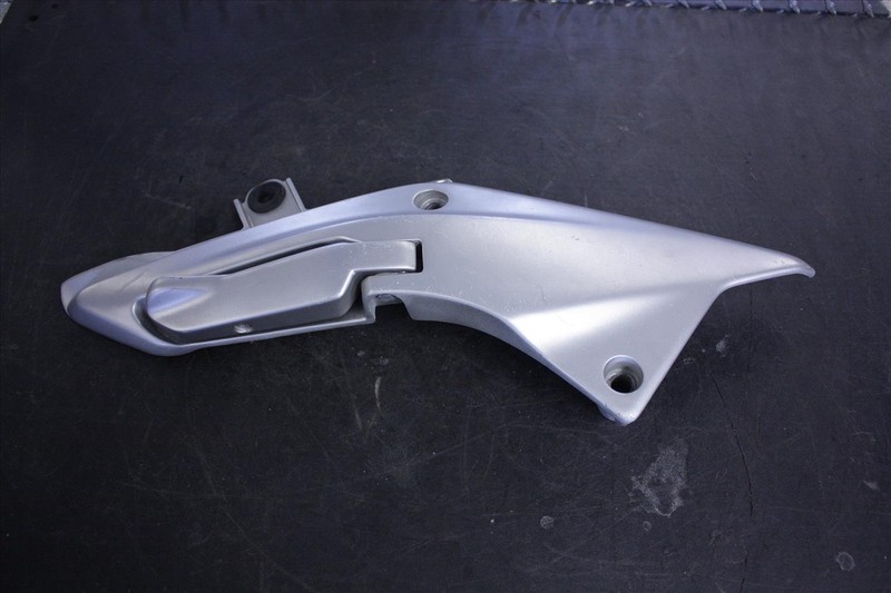 04 HONDA FSC 600 D SILVERWING RIGHT REAR FOOT PEG MOUNT BRACKET FSC600