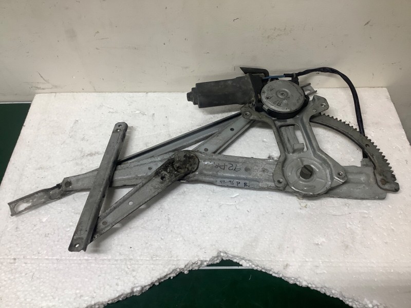 92-96 HONDA PRELUDE RIGHT (passenger side) window regulator motor 2 door