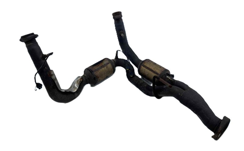 2007 Jeep Grand Cherokee 3.7L Catalytic Converter W/ O2 Sensors OEM