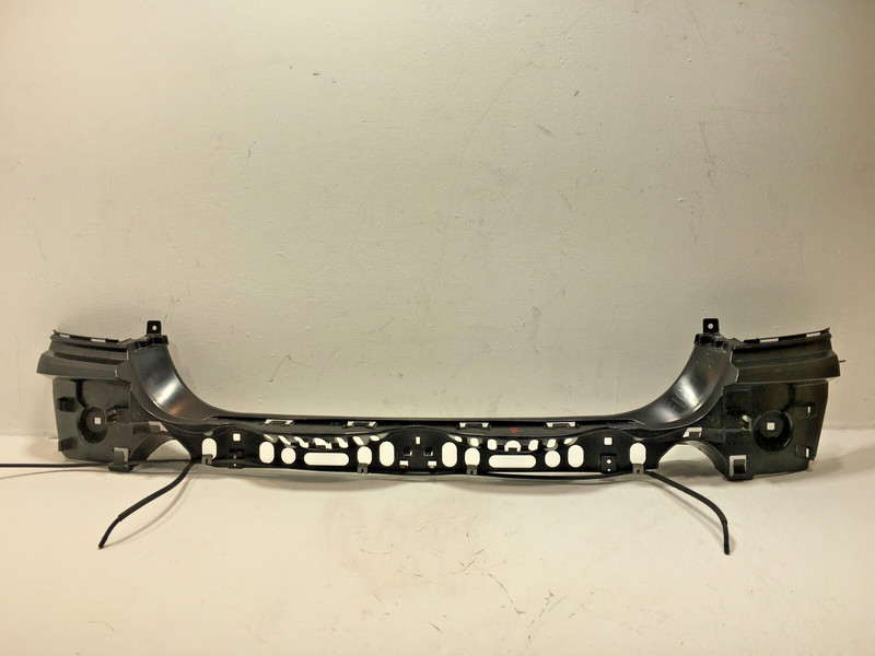 2011-2016 BMW 550 F10 REAR BUMPER REINFORCEMENT CENTER MOUNT GUIDE BRACKET OEM