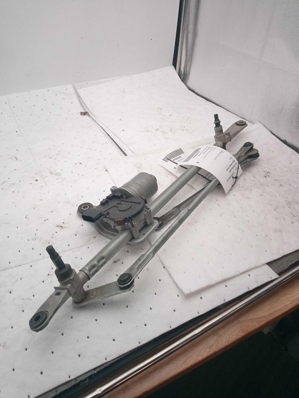 Used Windshield Wiper Motor fits: 2021 Chevrolet TrailblazerGrade B