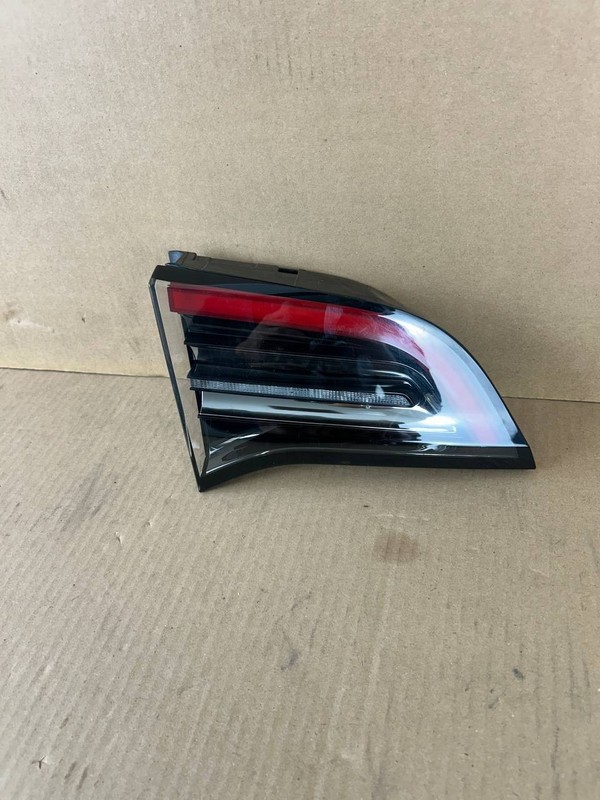 ✅17-23 Tesla Model 3/Y LH Inner LED Tail Light 4-Pin OEM 1502088-00-B w/scratch