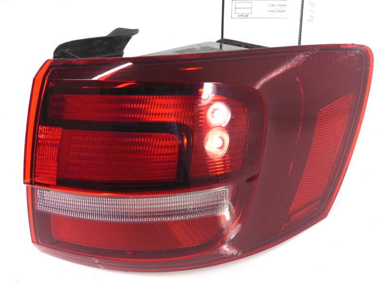 2017 2018 Volkswagen Jetta Quarter Mounted Outer Tail Light Passenger Right OEM
