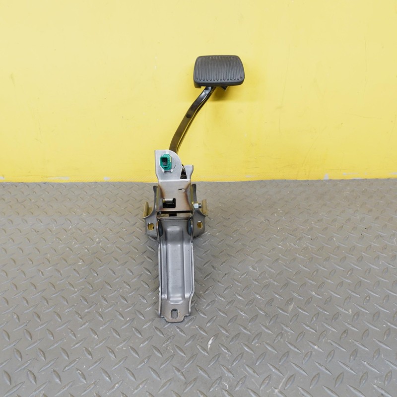 2024-2025 HYUNDAI SANTA FE BRAKE PEDAL ASSEMBLY W/ BRACKET OEM 32800R5120