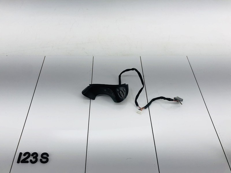 14-20 INFINITI QX60 LEFT DRIVER SIDE STEERING WHEEL CRUISE CONTROL SWITCH OEM