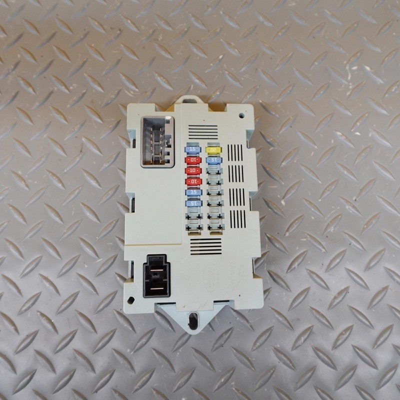 2016-2020 JAGUAR F-PACE Trunk Fuse Relay Junction Box Block Unit Cpla14q073aa