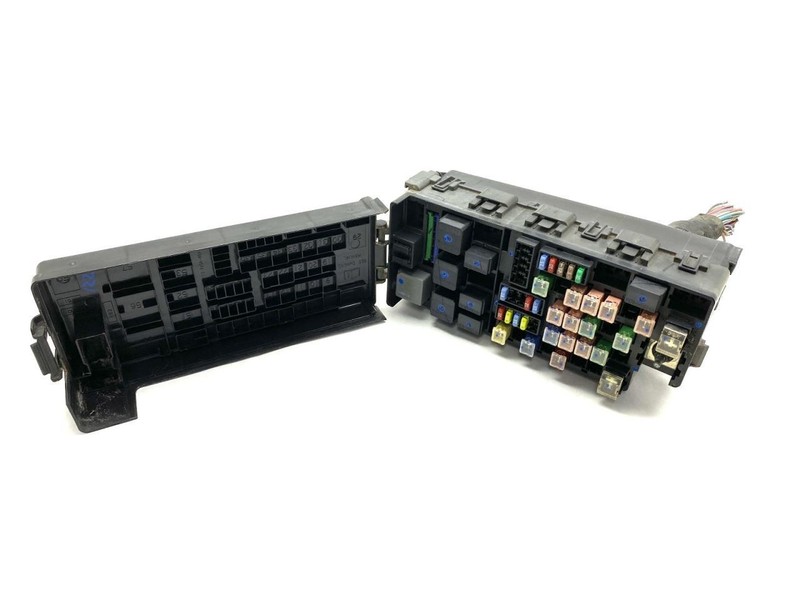 Engine Fuse Box 1L2Z-14A068-A Fits 2005-2007 Ford Freestyle 87568