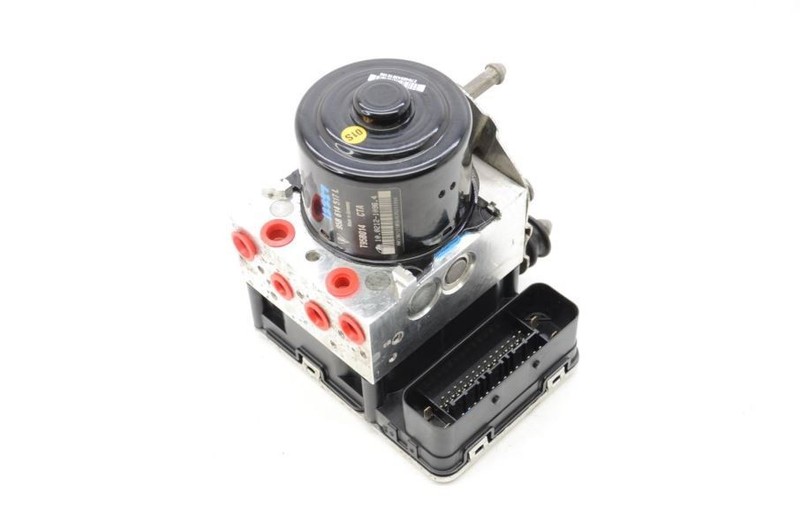 2017-2018 Porsche Macan 2.0L ABS Pump Assembly 95B614517L