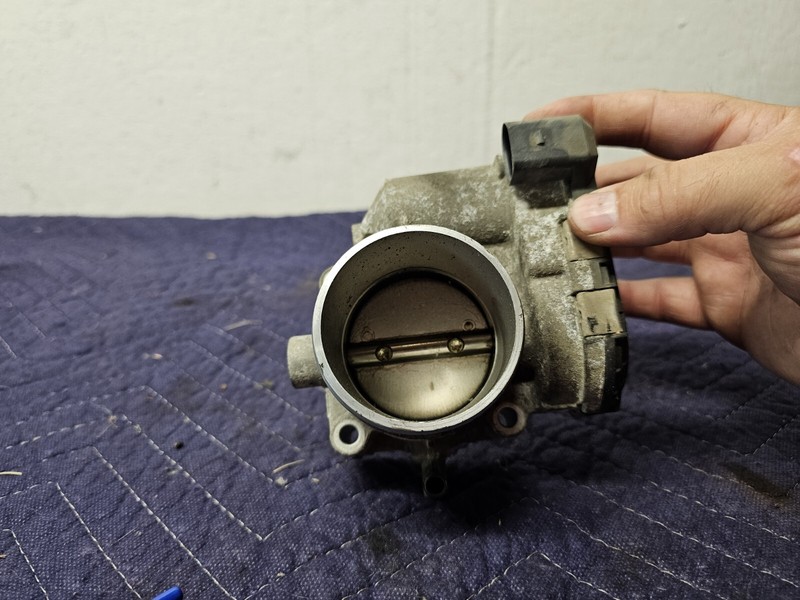 2000 2001 2002 2003 2004 2005 Volkswagen Jetta Throttle Body Assembly OEM 1.8