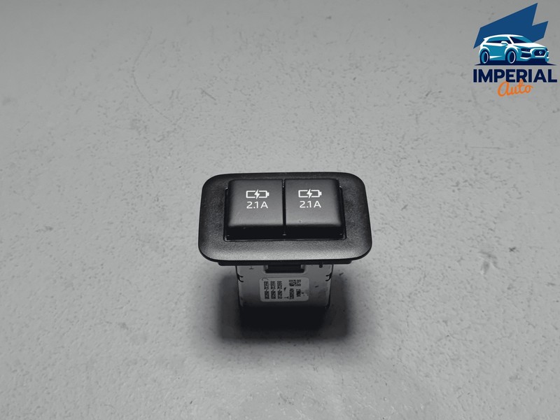 2020-2022 Toyota 4Runner Center Console Dual USB Outlet Charging Port OEM