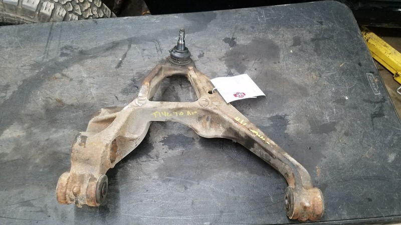 Passenger Right Lower Control Arm Front Fits 11 SIERRA 2500 PICKUP 305819