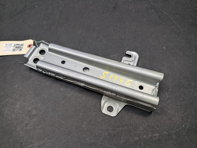 Front Right Reinforcement Bracket 2022 Subaru Crosstrek 50825-FL0609-P 2018-2023