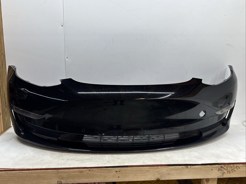 17-23 TESLA MODEL 3 FRONT BUMPER 1084168-00-D OEM 33042