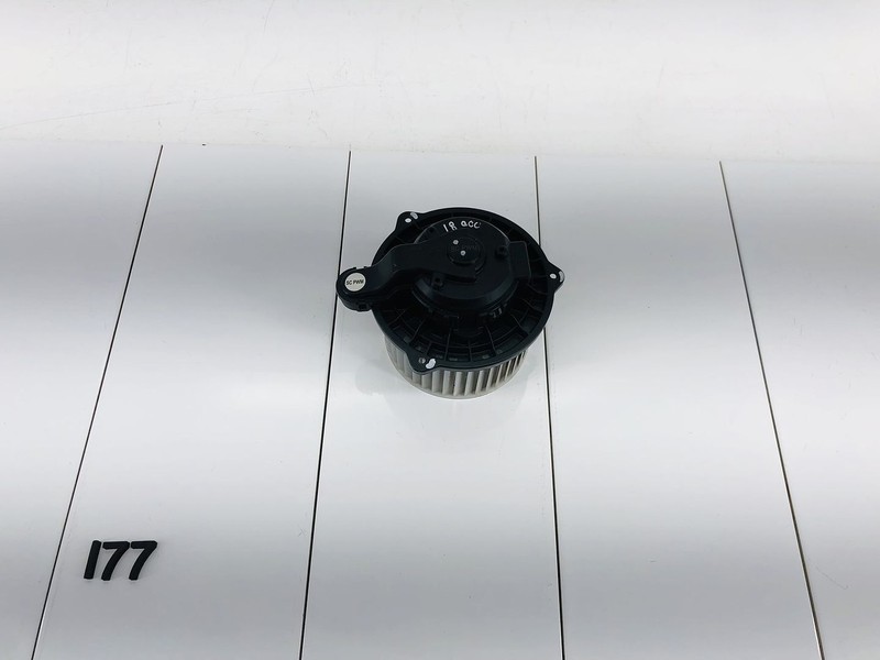 18-22 HYUNDAI ACCENT DASHBOARD HVAC AIR VENT BLOWER FAN MOTOR OEM