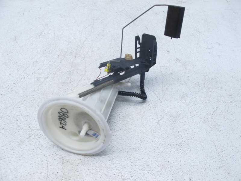 04-10 BMW E63 E64 650i 530i TANK FUEL GAS PUMP UNIT LEVEL ASSEMBLY OEM 080624