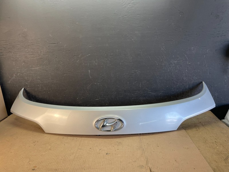 2013-2017 Hyundai Santa Fe Rear Trunk Hatch Molding Trim Panel ad8556 DG