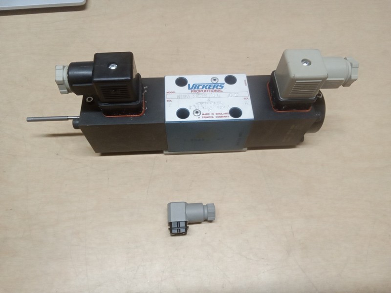 Vickers KFDG4V 3 2C28S Z M U1 H6 20 Proportional Directional Valve