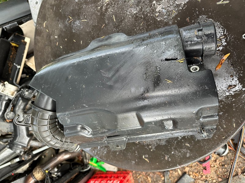 14-19 IMPALA & 14-16 OEM 2.5 AIR INTAKE CLEANER BOX RESONATOR