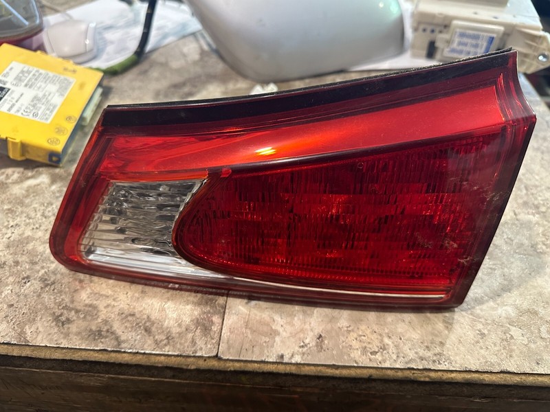 06-14 LEXUS IS250 IS350 ISF OEM RH PASSENGER SIDE TRUNK LID MOUNTED TAILLIGHT