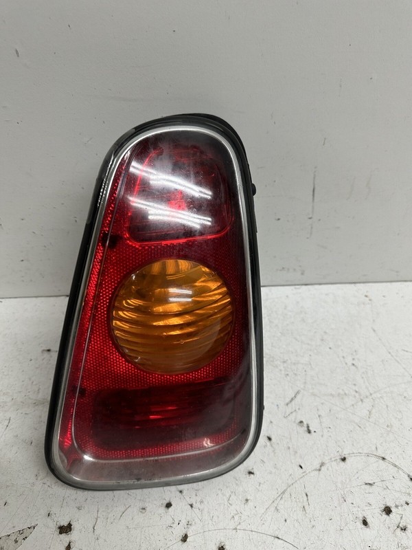 2002-2004 Mini Cooper Right Passenger Tail Light Lamp Taillight Taillamp Oem