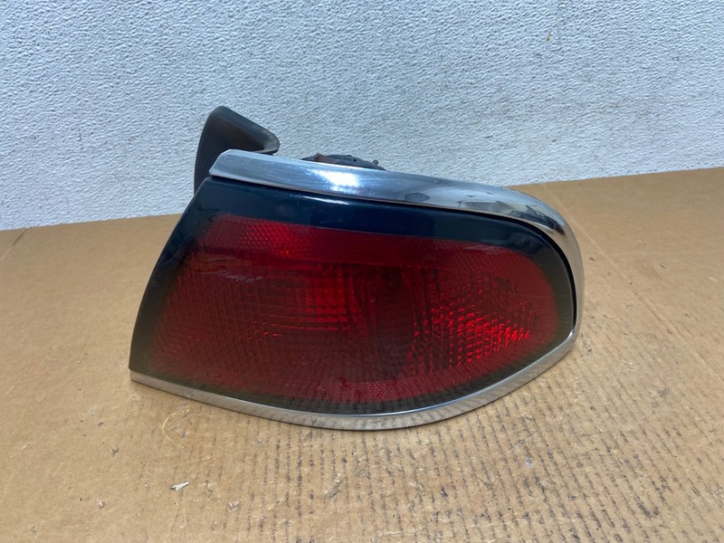 1997-1999 Buick Lesabre Right Passenger RH Side Tail Light OEM AE0348 LK
