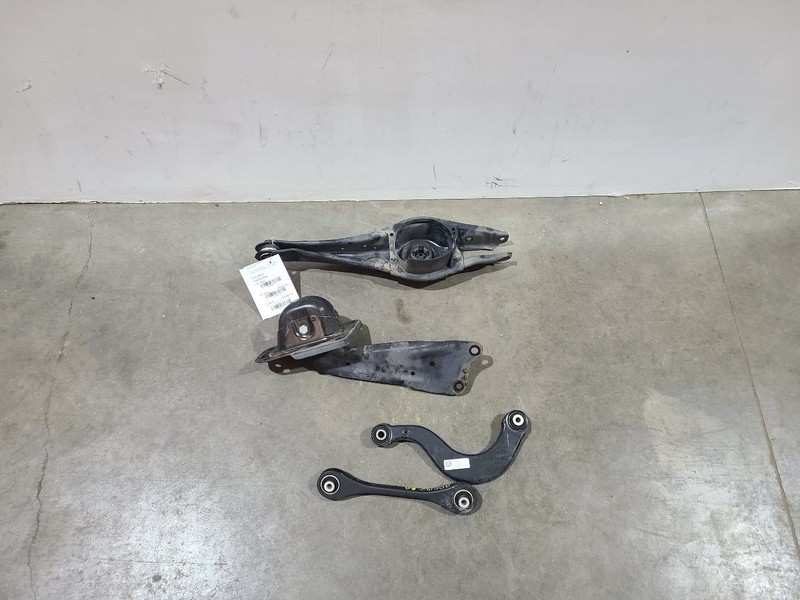 Lower Control Arm Rear Control Arm Fits 15-20 22-24 AUDI A3 586771