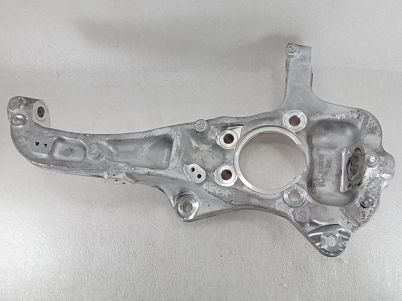 2015-2020 GMC Sierra 1500 Classic Style Front Left Steering Knuckle 84453668