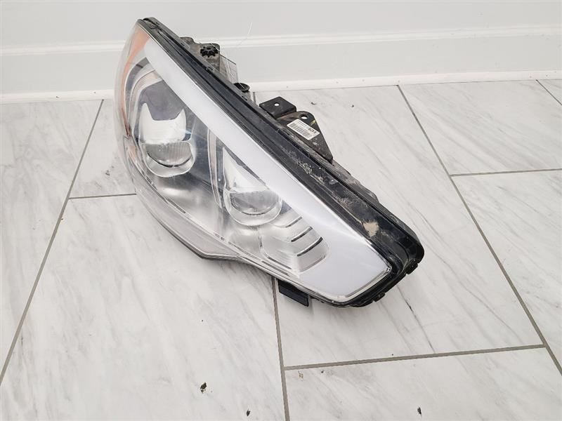 Passenger Headlight Adaptive US Market HID Xenon Fits 15-17 K900 570956