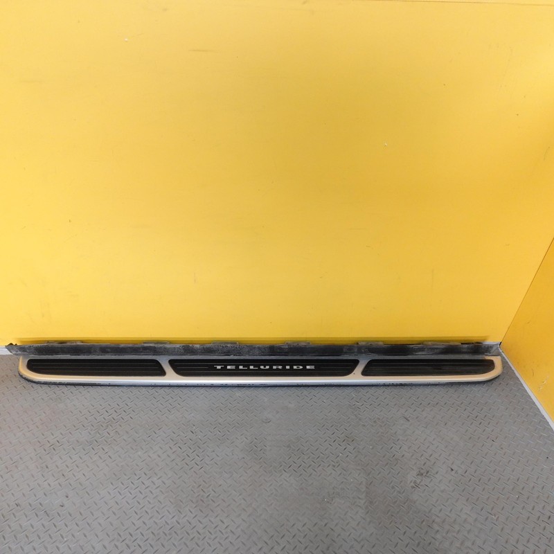 2020-2025 KIA TELLURIDE SILVER RIGHT RUNNING BOARD SIDE STEP OEM S9F37AC000
