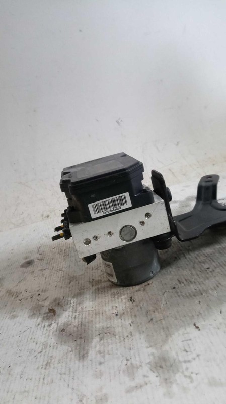 2016 Hyundai Veloster ABS Hydraulic Assembly OEM 589202V480 92K Miles