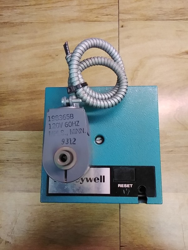 Honeywell Flame Safeguard (No Part #) W/ 198265B 120V 60HZ