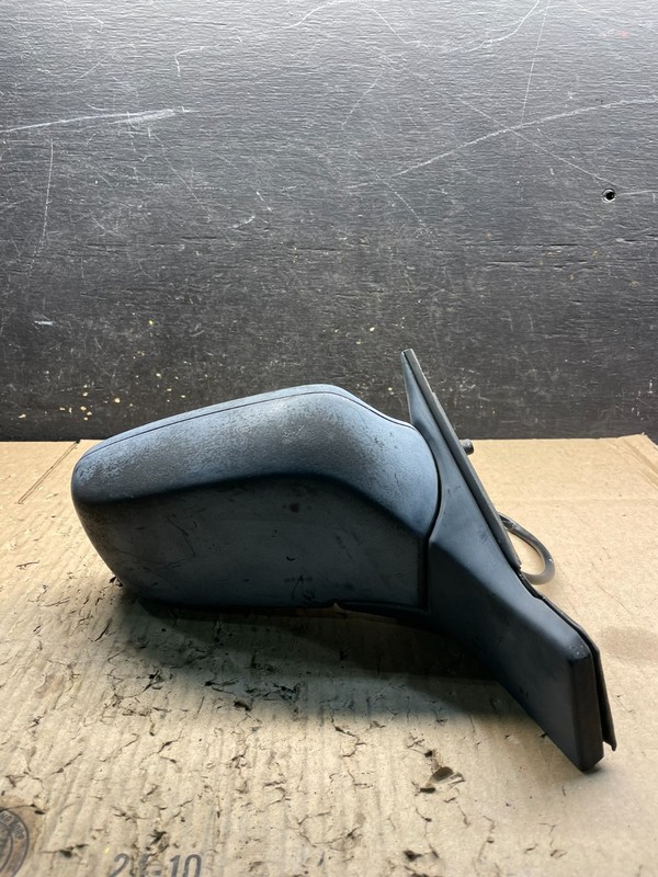 1991 Volvo 940 Right Passenger RH Side View DoorMirror V8875 DG