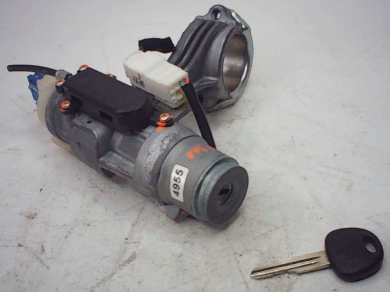 2007-2011 Hyundai Accent Ignition Switch Assembly with - 1 Key & - Pigtails OEM