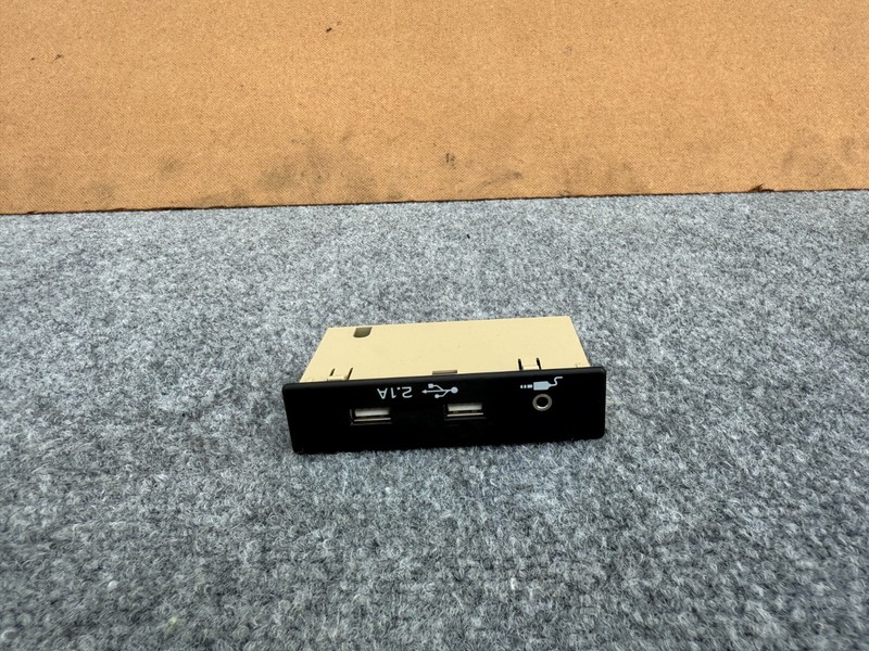 SUBARU WRX 2022-2025 OEM DASHBOARD AUX AUXILIARY USB PORT INSERT ASSEMBLY