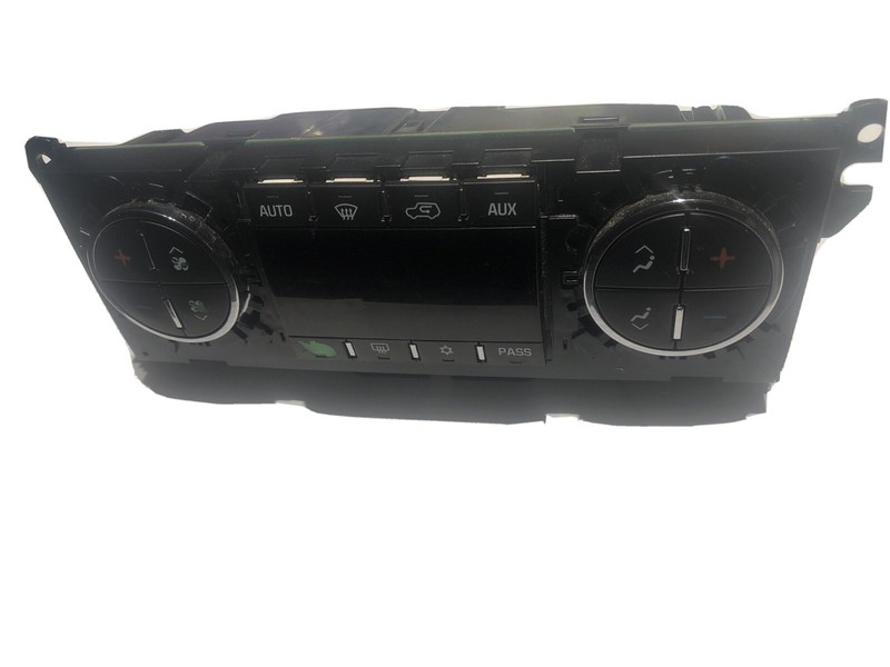 07-12 GMC Acadia Climate Control Panel Temperature Unit A/C Heater OEM20778599