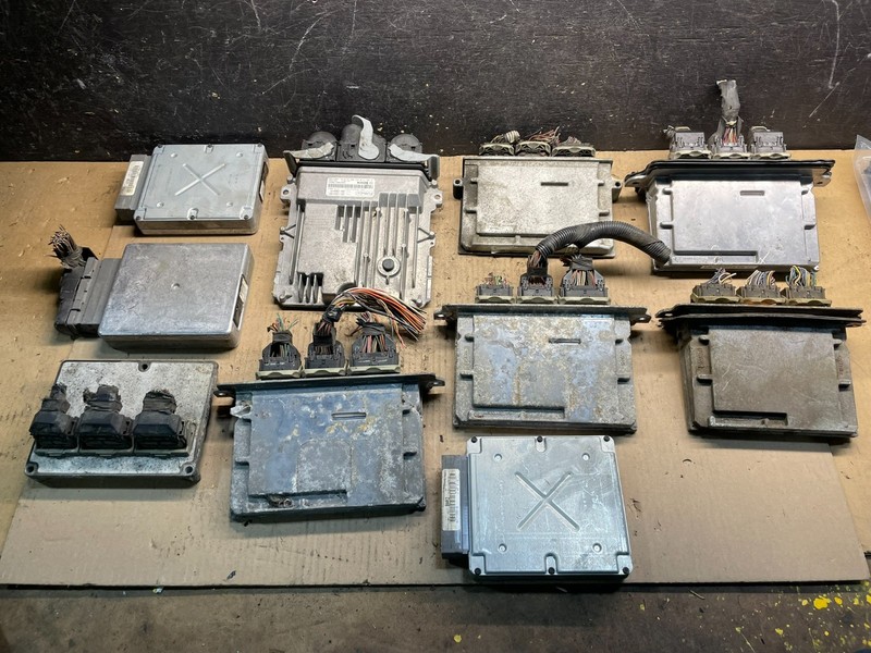 Mix of 10 Ford ECM Engine Computer Module X0812 PS