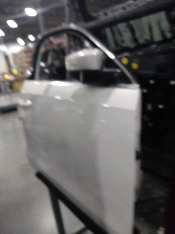 2013-2015 Volkswagen Passat Right Door White Used OEM 95101 DING 4DR SED