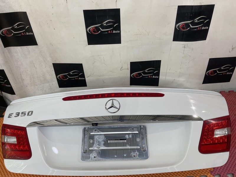 10-17 Mercedes Benz W207 Coupe Trunk Lid E350 White (149) Very Clean Tested