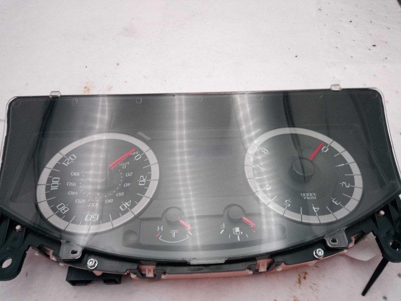 2010 Ford Escape Speedometer Gauge OEM Gold 88K Miles AL8T10849DG