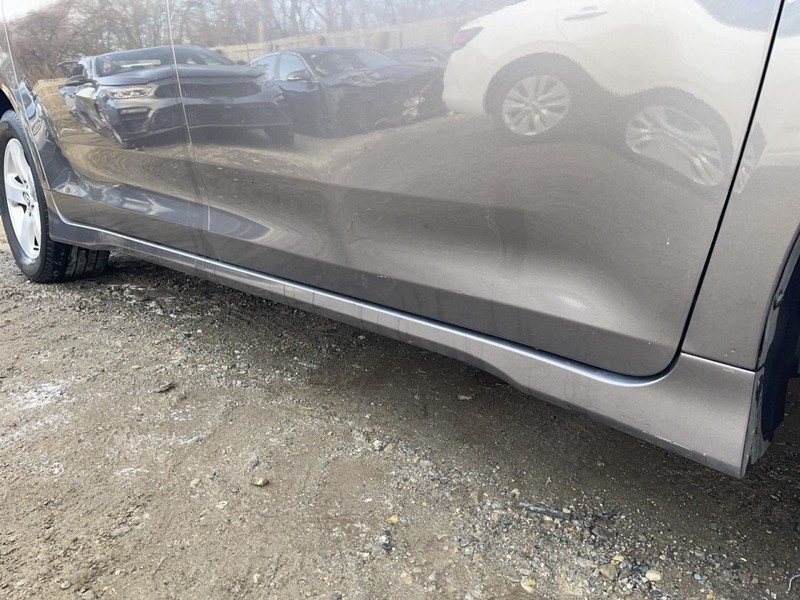 2011-20 TOYOTA SIENNA RIGHT ROCKER MOULDING GRAY PC:1H1 3.5L AT FWD 61K LE 64237